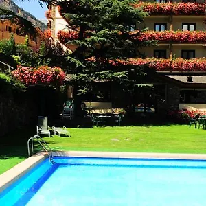 Hotel Rutllan & ****