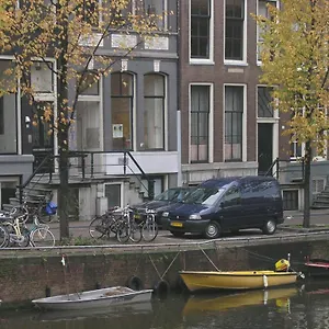 bb-singel-100.amsterdamhotelsnl.com/